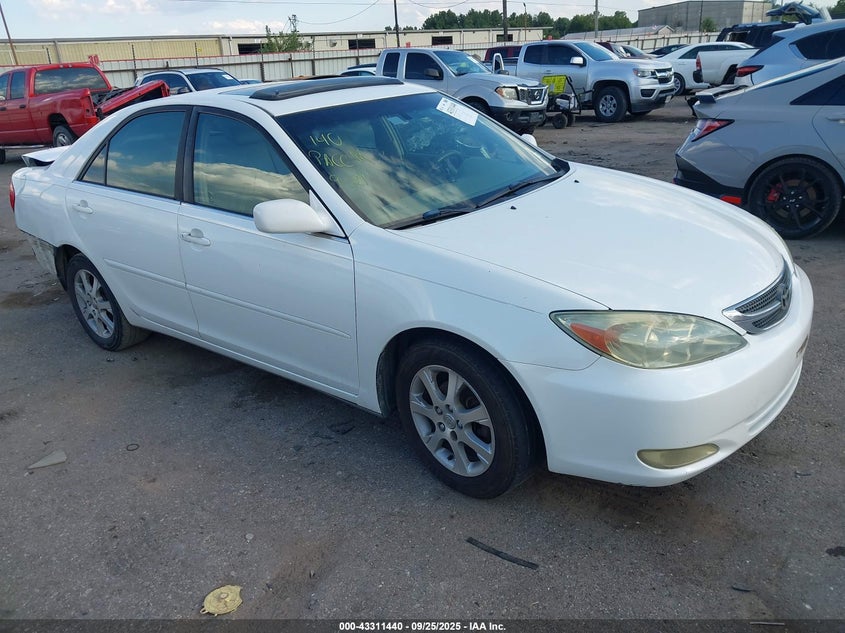 JTDBE32K940269243 2004 Toyota Camry Le auction photo 1