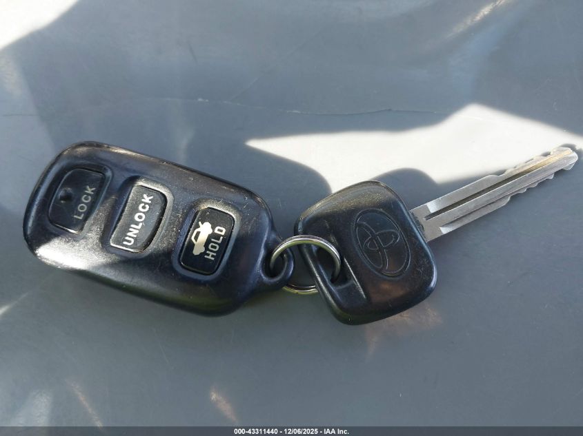 2004 Toyota Camry Le VIN: JTDBE32K940269243 Lot: 43311440