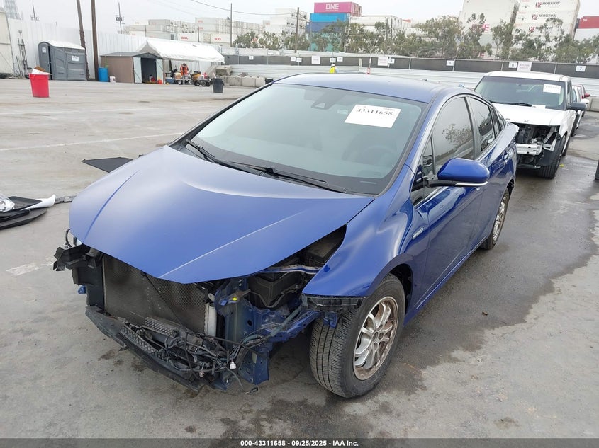 2017 TOYOTA PRIUS TWO JTDKBRFUXH3049301