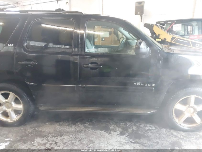 2007 Chevrolet Tahoe Ltz VIN: 1GNFK13077J152049 Lot: 43311711
