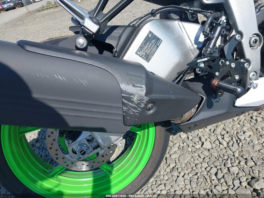 JKBZXJJ18RA005475 2024 KAWASAKI ZX photo no. 16