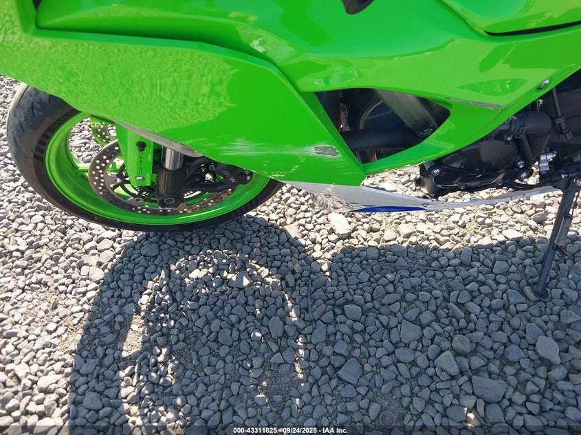 JKBZXJJ18RA005475 2024 KAWASAKI ZX photo no. 17