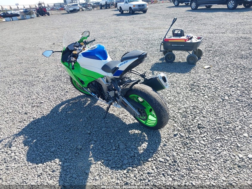 JKBZXJJ18RA005475 2024 KAWASAKI ZX photo no. 3