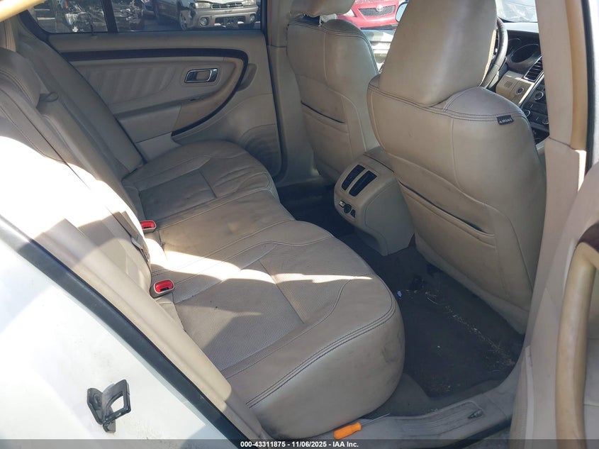 2011 Ford Taurus Limited VIN: 1FAHP2FW0BG102422 Lot: 43311875