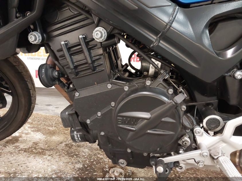 2015 BMW F800 R VIN: WB10B1404FZC97207 Lot: 43311947