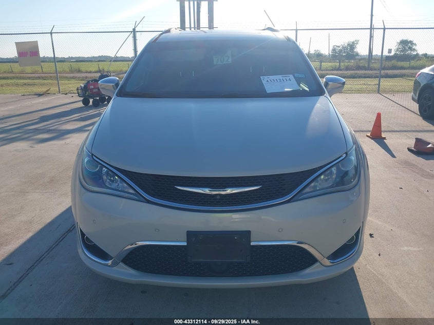 2017 Chrysler Pacifica Limited VIN: 2C4RC1GG0HR584196 Lot: 43312114