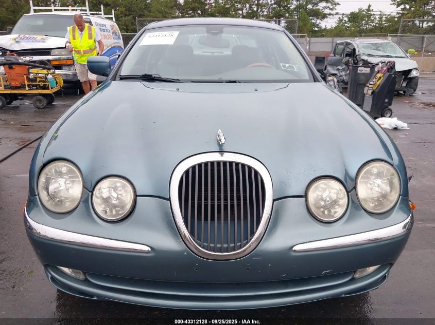 2001 Jaguar S-Type 4.0L V8 VIN: SAJDA01P21GM04972 Lot: 43312128