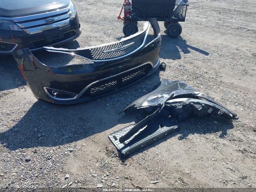 2017 Chrysler Pacifica Touring-L VIN: 2C4RC1BG4HR668027 Lot: 43312130