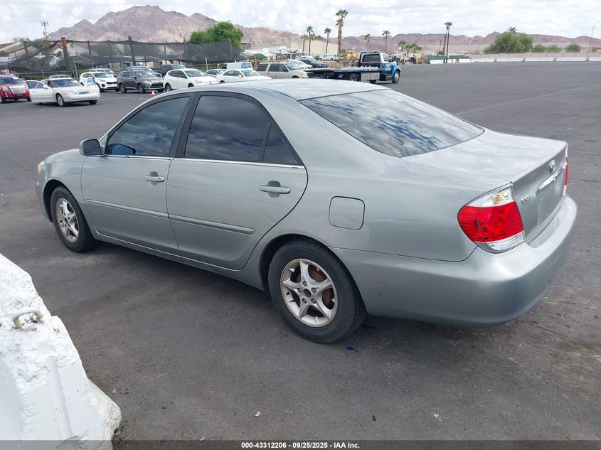 2005 Toyota Camry Le silver sedan gasoline 4T1BE30K45U526897 photo #4