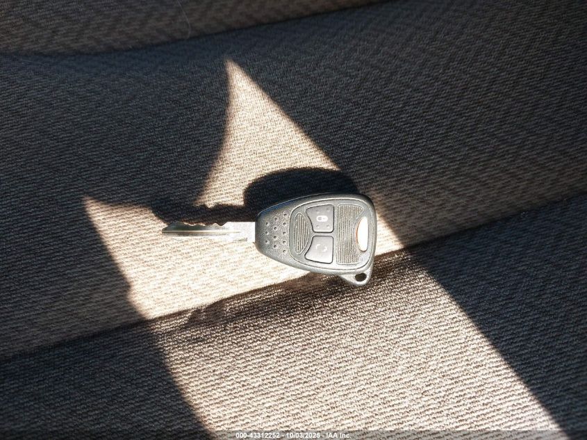 2007 Chrysler Town & Country VIN: 1A4GJ45R57B109928 Lot: 43312252