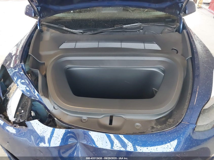 2023 Tesla Model Y Awd/Long Range Dual Motor All-Wheel Drive VIN: 7SAYGDEE2PF965905 Lot: 43312438