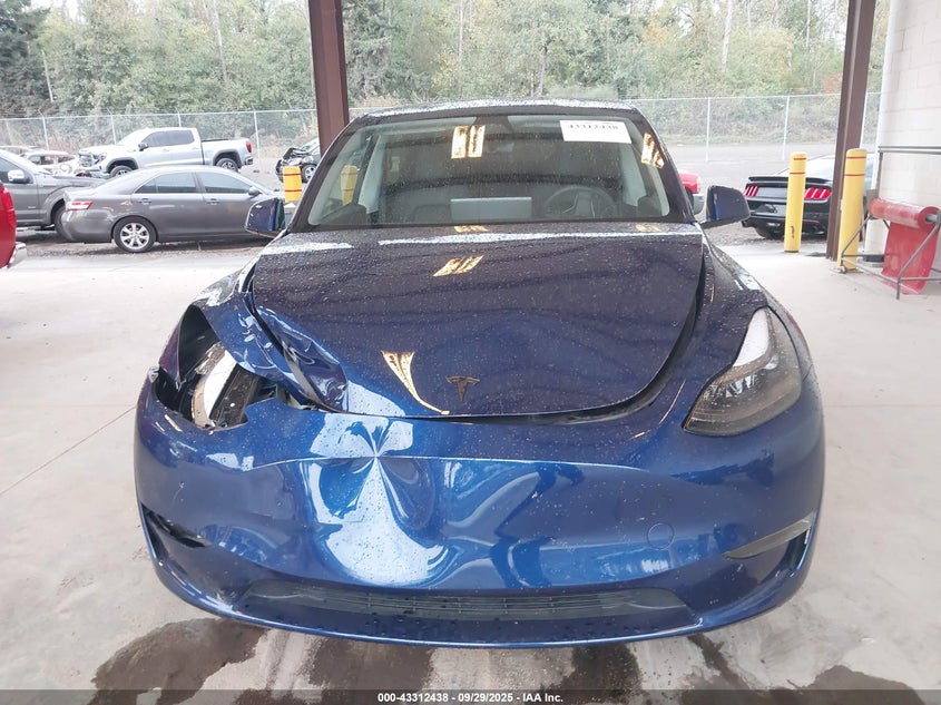 2023 Tesla Model Y Awd/Long Range Dual Motor All-Wheel Drive VIN: 7SAYGDEE2PF965905 Lot: 43312438