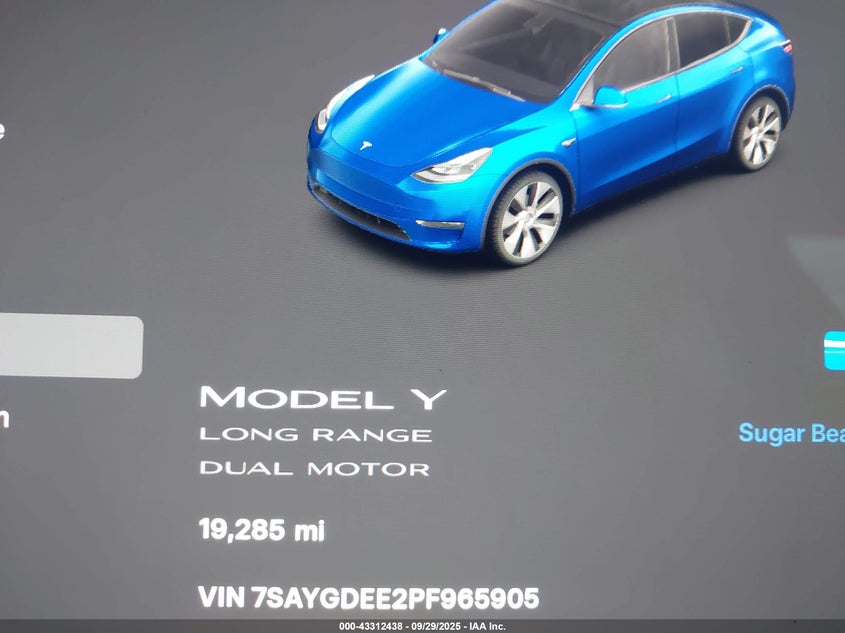 2023 Tesla Model Y Awd/Long Range Dual Motor All-Wheel Drive VIN: 7SAYGDEE2PF965905 Lot: 43312438