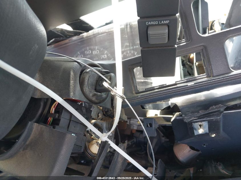 1999 Chevrolet C2500 VIN: 1GCGC24R8XR707587 Lot: 43312643