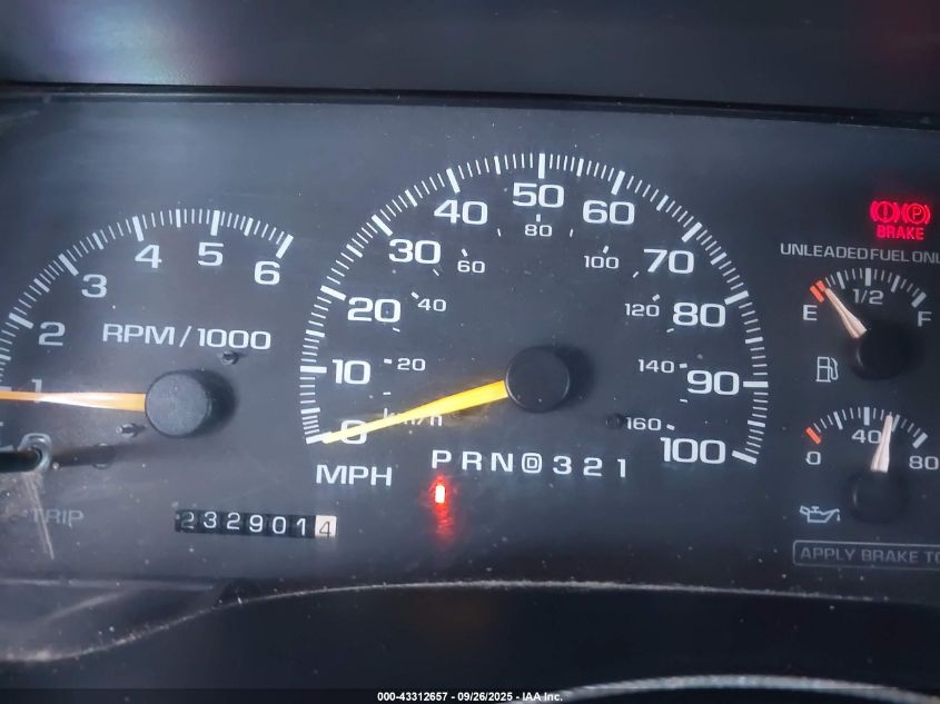 1997 Chevrolet Suburban 1500 VIN: 1GNFK16R8VJ373571 Lot: 43312657