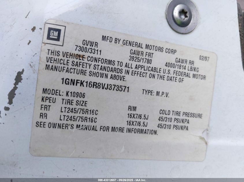 1997 Chevrolet Suburban 1500 VIN: 1GNFK16R8VJ373571 Lot: 43312657