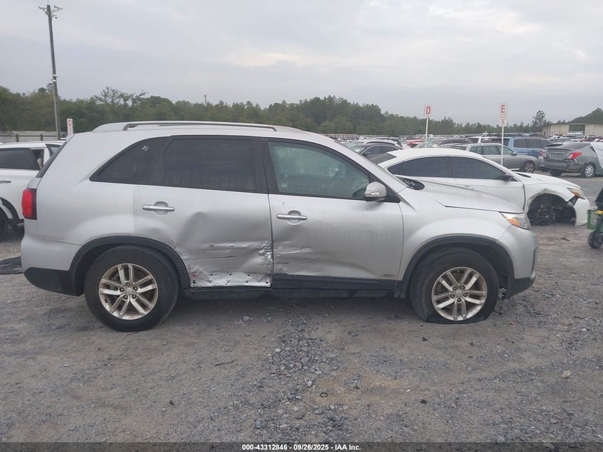 2015 KIA SORENTO LX - 5XYKTCA65FG584192