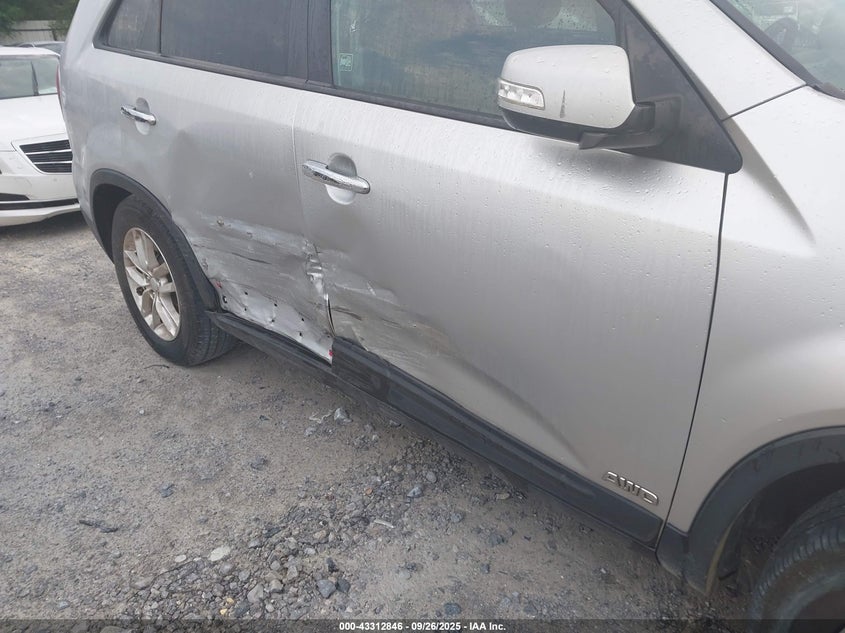 2015 KIA SORENTO LX - 5XYKTCA65FG584192