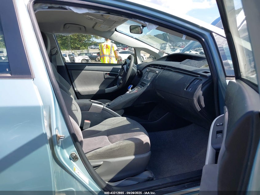 2015 TOYOTA PRIUS TWO - JTDKN3DU0F1908279