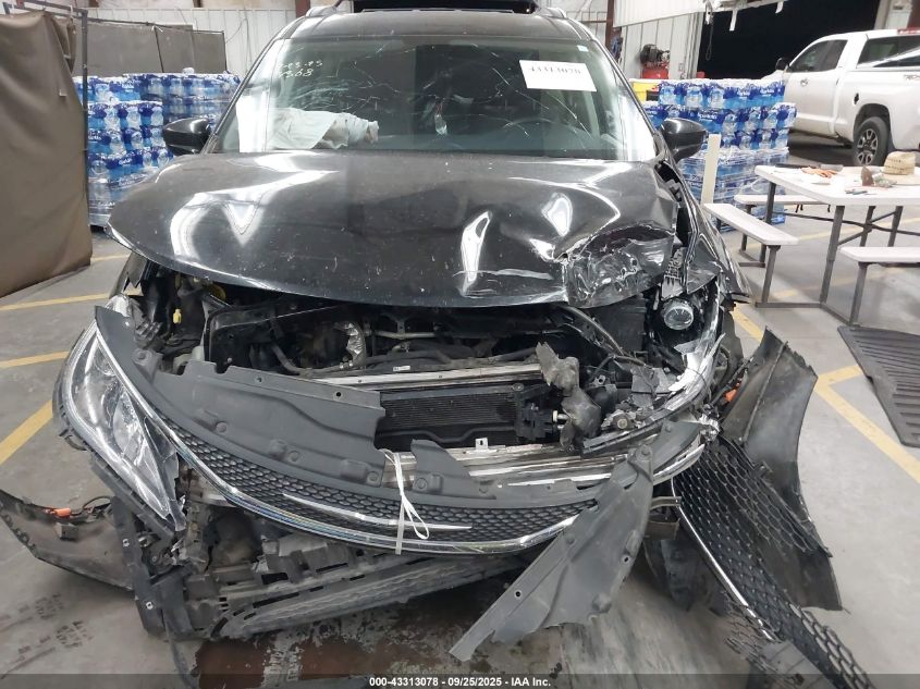 2017 Chrysler Pacifica Touring-L VIN: 2C4RC1BG6HR514368 Lot: 43313078