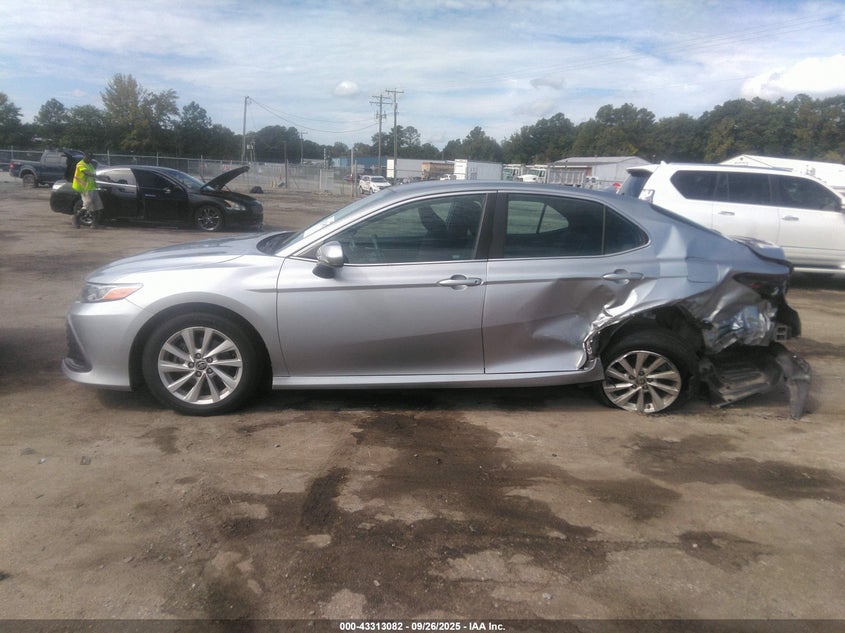 2022 TOYOTA CAMRY LE - 4T1C11AK7NU644378