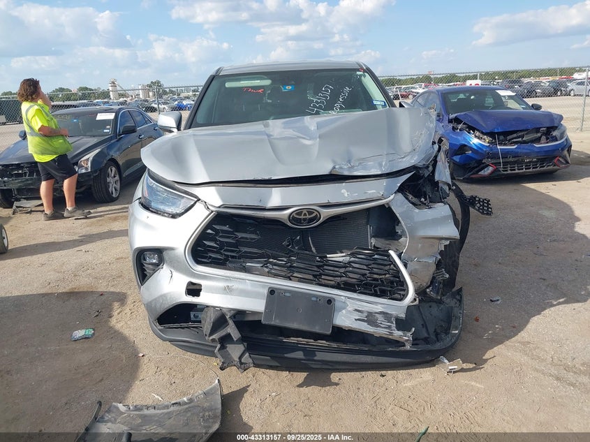 2022 TOYOTA HIGHLANDER LE 5TDZZRAH3NS139405