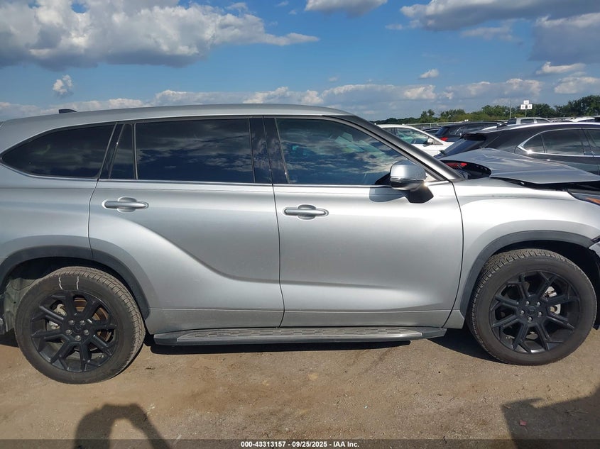 2022 TOYOTA HIGHLANDER LE 5TDZZRAH3NS139405