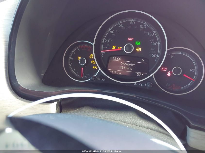 2018 Volkswagen Beetle 2.0T Coast/2.0T S VIN: 3VWFD7AT7JM704868 Lot: 43313404