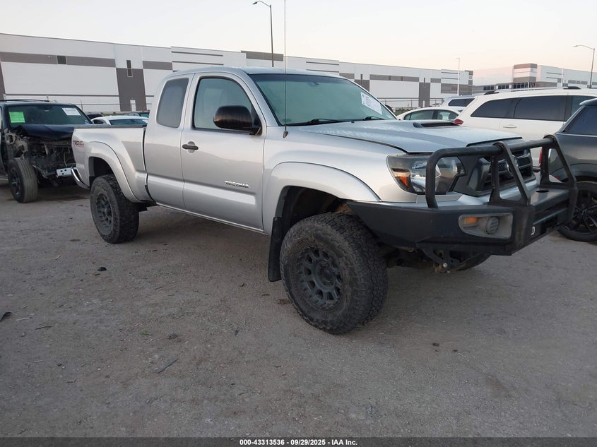TOYOTA TACOMA BASE V6