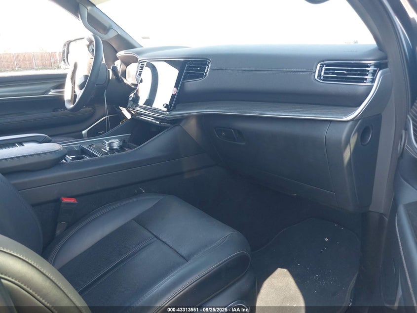 2024 JEEP WAGONEER L SERIES II 4X4 - 1C4SJSBP7RS131827