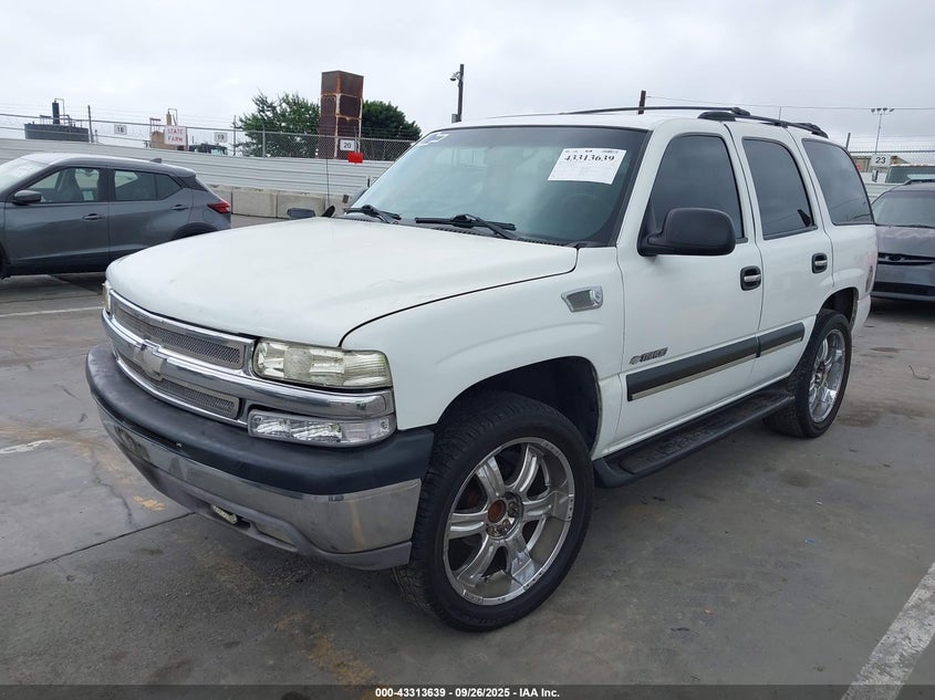 1GNEC13T83R107930 2003 CHEVROLET TAHOE photo no. 2