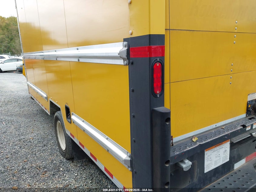 1FDWE3FS4KDC15636 2019 FORD ECONOLINE photo no. 3