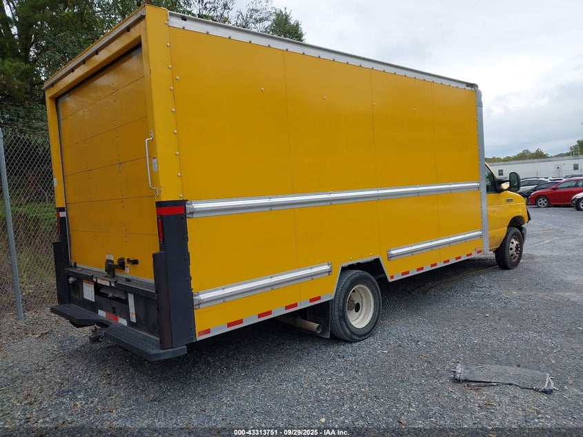 1FDWE3FS4KDC15636 2019 FORD ECONOLINE photo no. 4