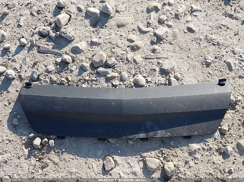 2017 Chevrolet Traverse 2Lt VIN: 1GNKVHKD1HJ163696 Lot: 43313774