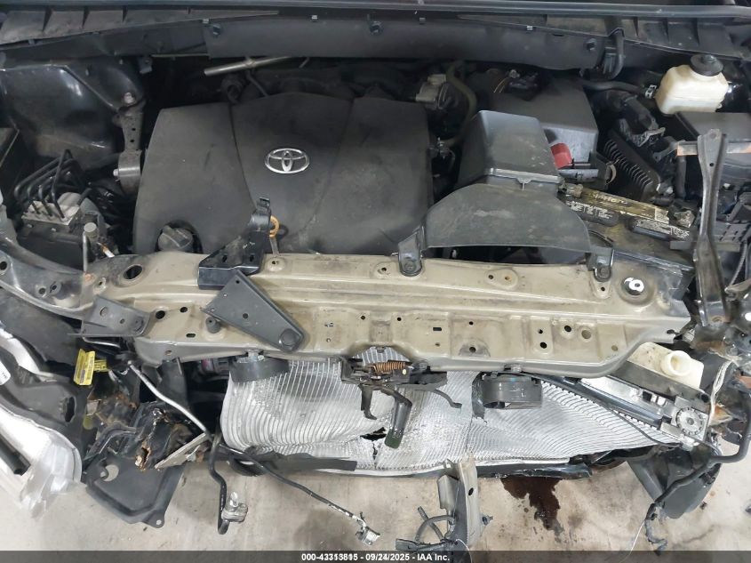 2018 Toyota Highlander Xle VIN: 5TDJZRFH3JS532157 Lot: 43313815