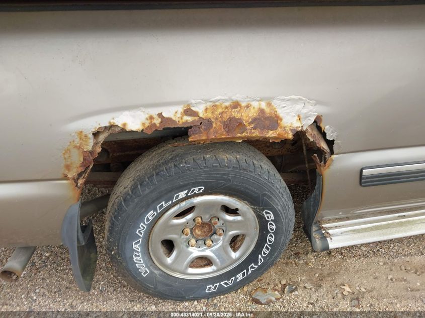 2000 Chevrolet Silverado 1500 VIN: 1GCEC14V5YE278481 Lot: 43314021