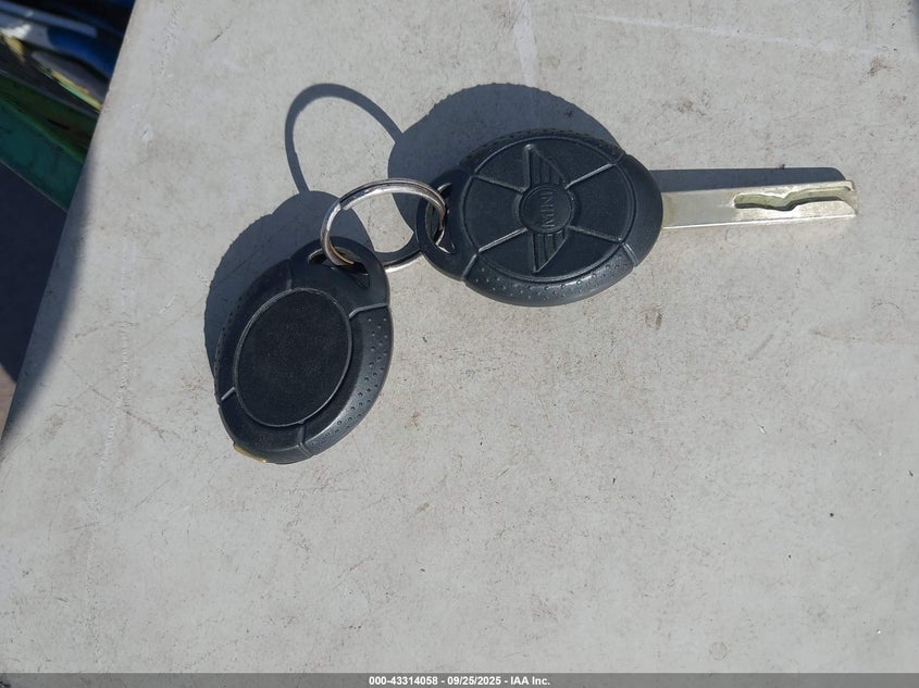 2006 Mini Cooper VIN: WMWRF33556TG14760 Lot: 43314058