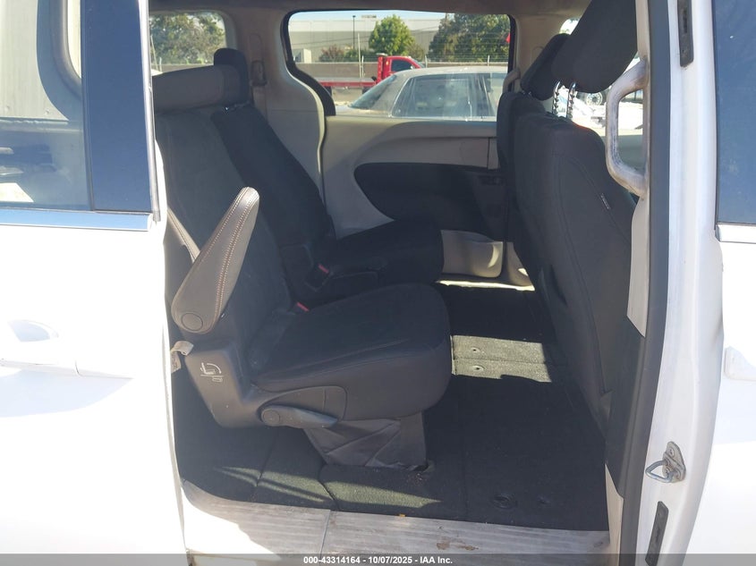 2018 Chrysler Pacifica Lx VIN: 2C4RC1CG0JR158598 Lot: 43314164