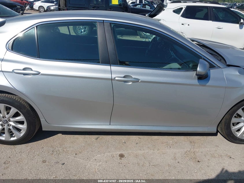 2018 TOYOTA CAMRY LE - 4T1B11HK4JU558327