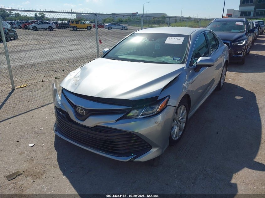 2018 TOYOTA CAMRY LE - 4T1B11HK4JU558327
