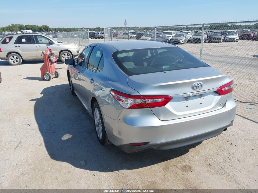 2018 TOYOTA CAMRY LE - 4T1B11HK4JU558327