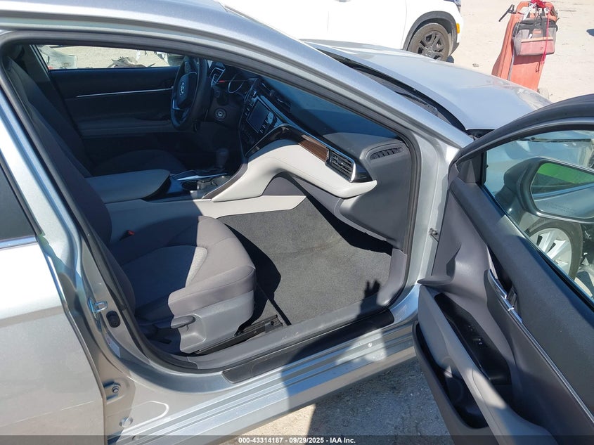 2018 TOYOTA CAMRY LE - 4T1B11HK4JU558327