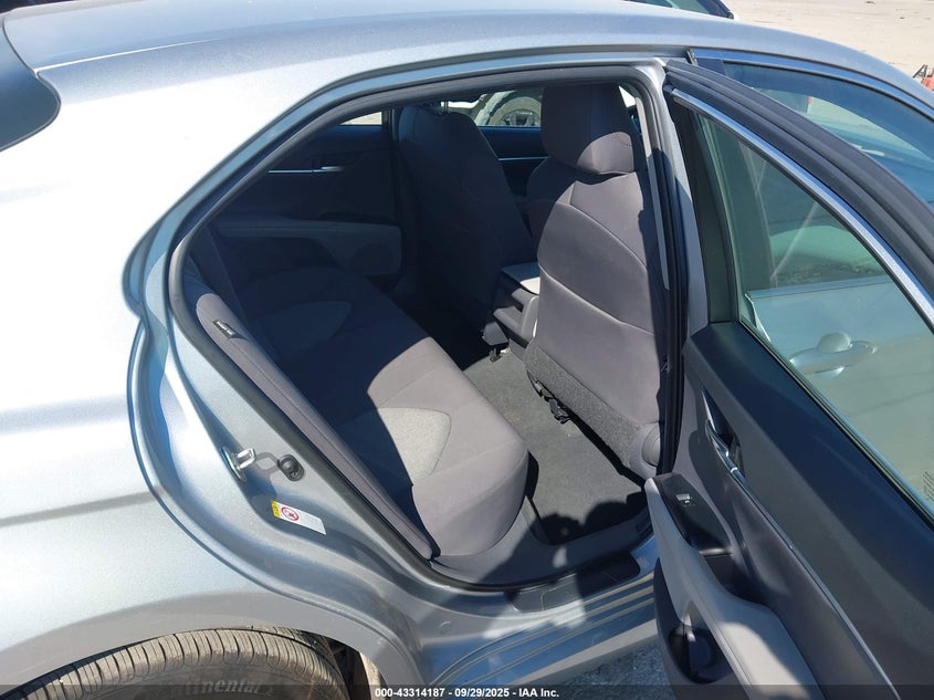 2018 TOYOTA CAMRY LE - 4T1B11HK4JU558327