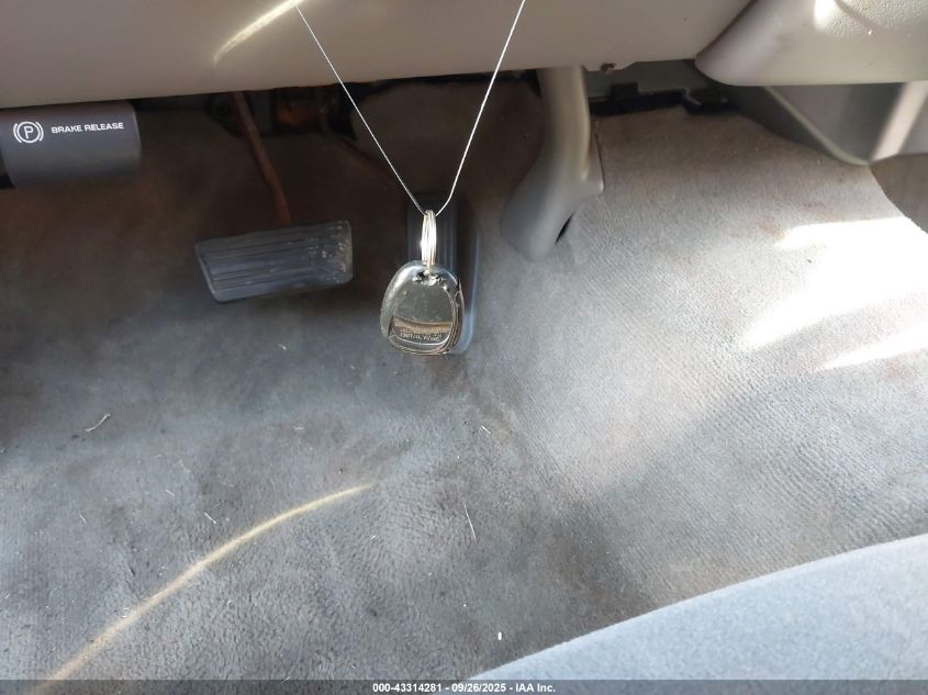 2000 Chevrolet Silverado 1500 Ls VIN: 2GCEC19T5Y1218645 Lot: 43314281