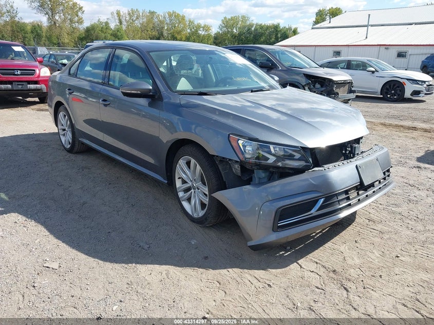 VOLKSWAGEN PASSAT 2.0T WOLFSBURG EDITION