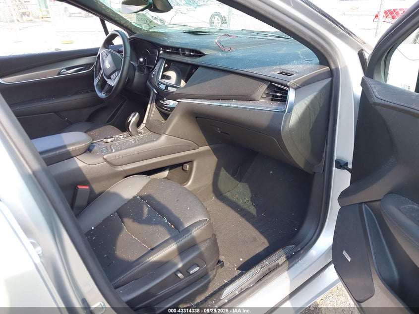 1GEKNBR41PZ186026 2023 CADILLAC XT5 photo no. 5