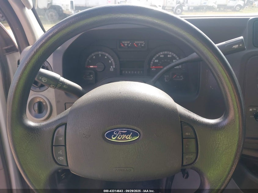 2017 Ford E-450 Cutaway VIN: 1FDXE4FS8HDC61151 Lot: 43314643