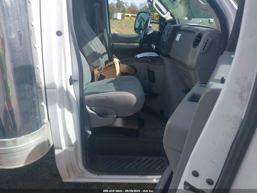 2017 Ford E-450 Cutaway VIN: 1FDXE4FS8HDC61151 Lot: 43314643