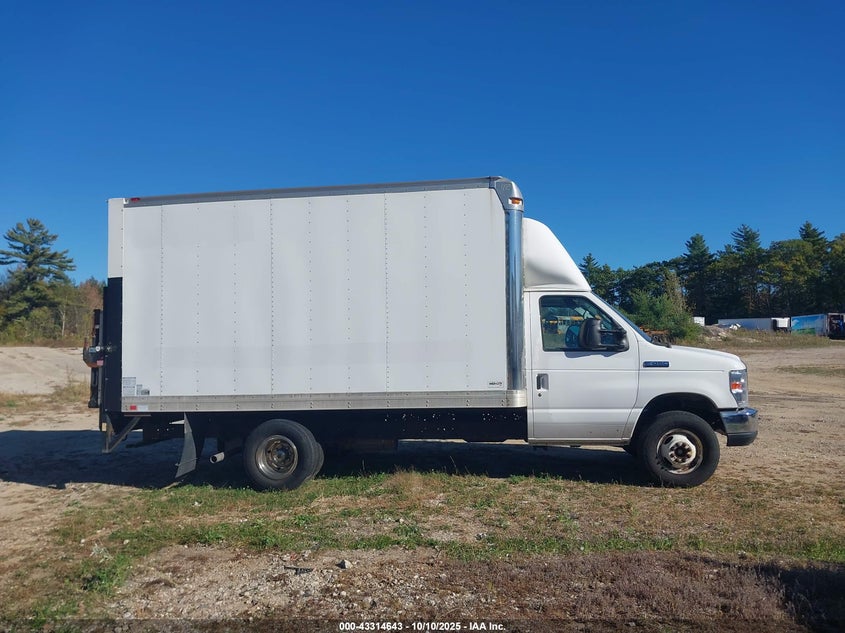 2017 Ford E-450 Cutaway VIN: 1FDXE4FS8HDC61151 Lot: 43314643