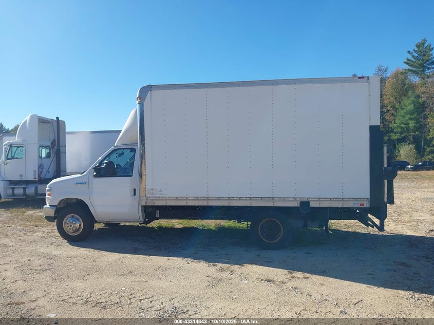 2017 Ford E-450 Cutaway VIN: 1FDXE4FS8HDC61151 Lot: 43314643